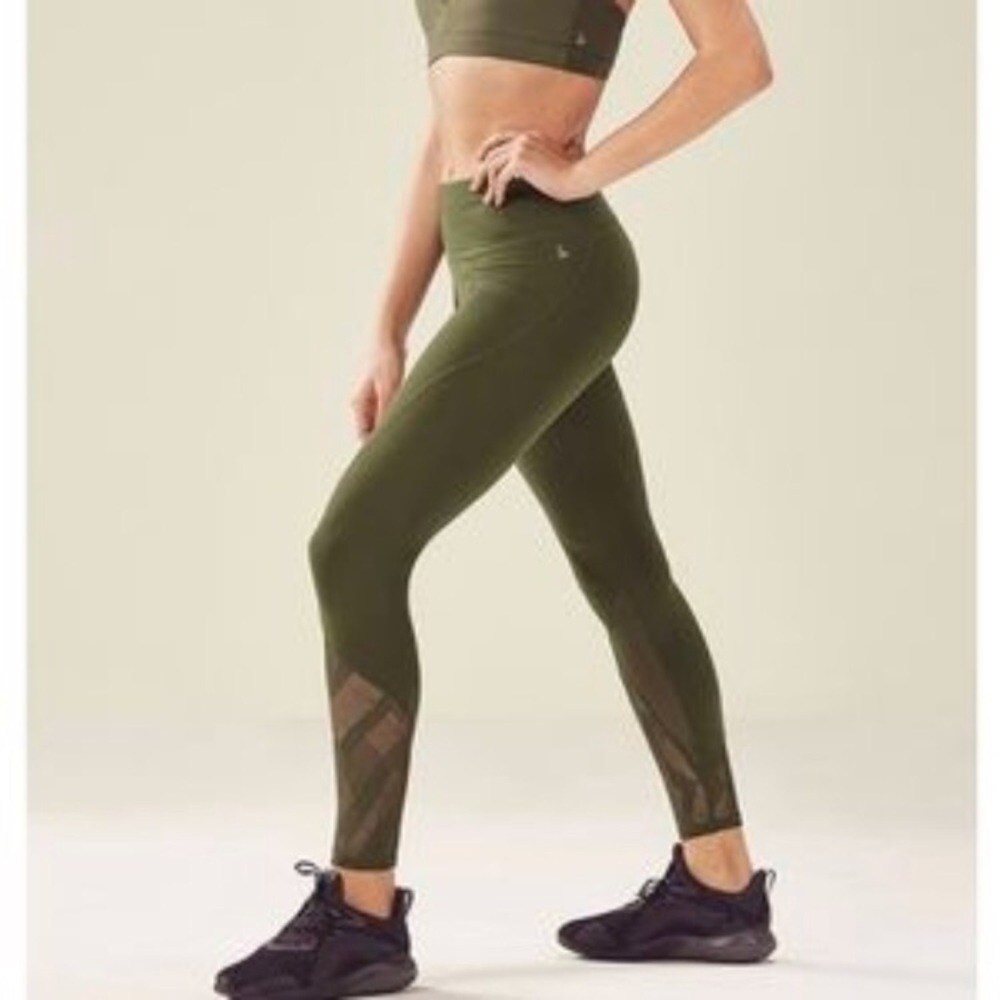 Demi Lovato Fabletics leggings